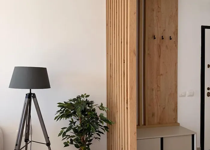 Arletta - Panoramic View